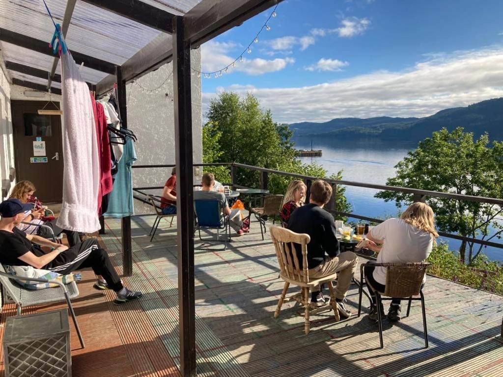 Хостел Loch Ness Lochside - Adults Only, Social Backpackers Atmosphere Инвермористон