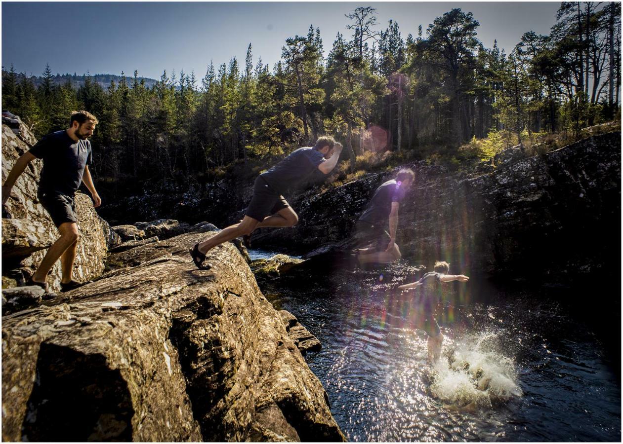 Хостел Loch Ness Lochside - Adults Only, Social Backpackers Atmosphere *