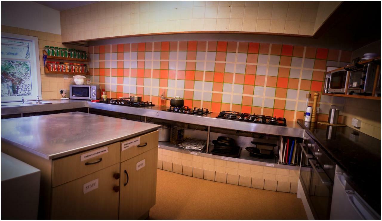 Loch Ness Lochside - Adults Only, Social Backpackers Atmosphere Хостел